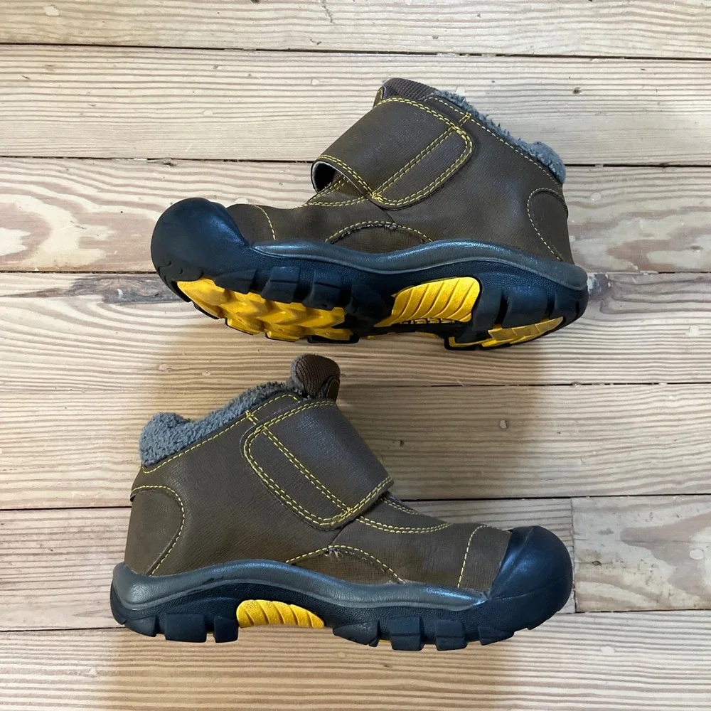 Keen Winter Boots Kids Size 13 Brown Waterproof Faux Fur Lined Insulated Rugged